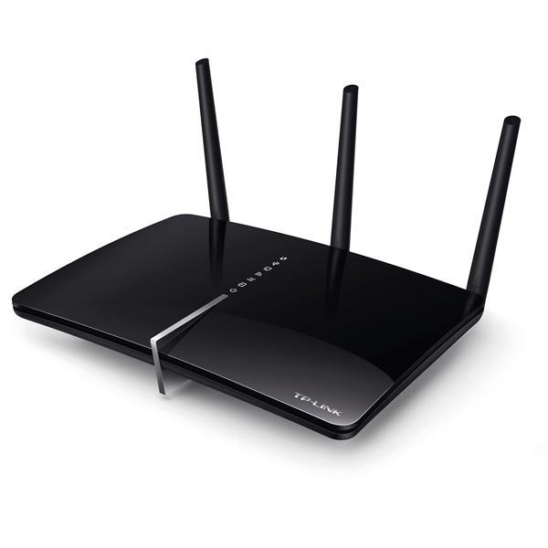 TP-LINK ADSL 2+ reititin 3 antennia sekä signaalinvahvistin 802.11a